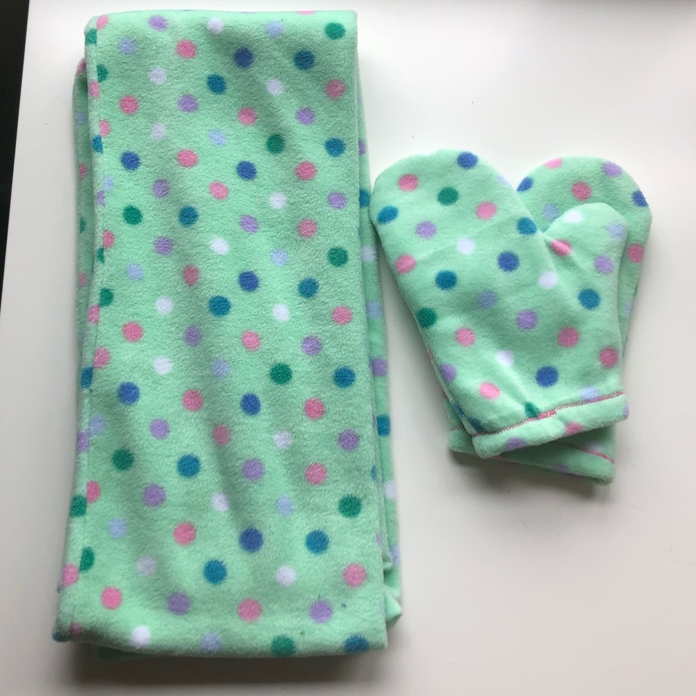 HANDMADE scarf & mitten set